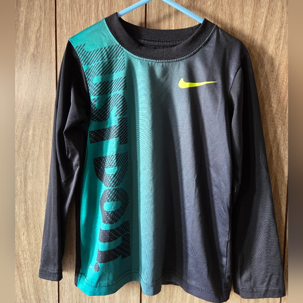 Nike Dri-Fit Long Sleeve Shirt